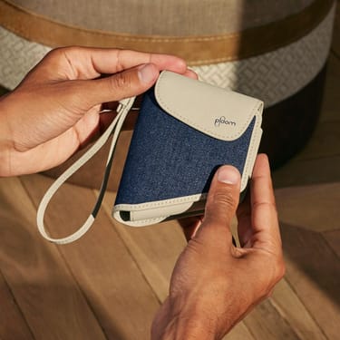 Əl Ploom İkili Daşıma Qabı Denim Dəri Fusion aksesuarını tutur