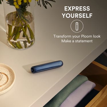 Ploom AURA front panel in Lunar Silver Augmented Pattern: express yourself with different vibrant colors.