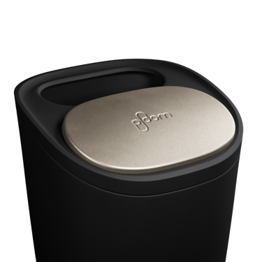 Ploom Böyük Çubuq Qabı yaxın plan: qızdırılan tütün çubuqları üçün qab