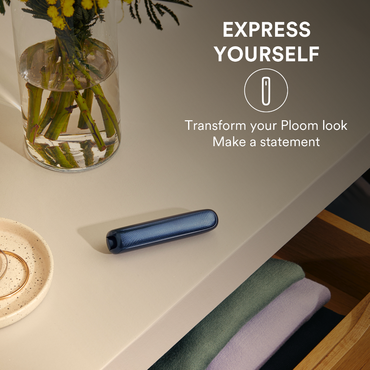 Ploom AURA front panel in Lava Red: express yourself with different vibrant colors.