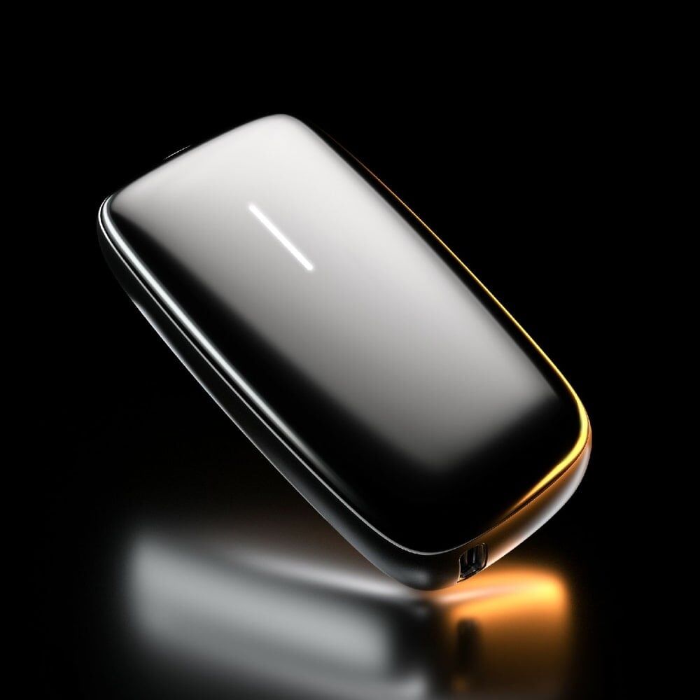 Ploom X Advanced Black qara fon üzərində göstərilir