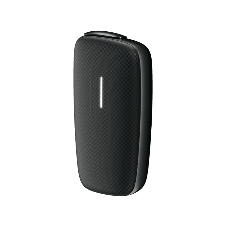 Ploom X Advanced Squared Black ön panelinin yan görünüşü cihazda göstərilir
