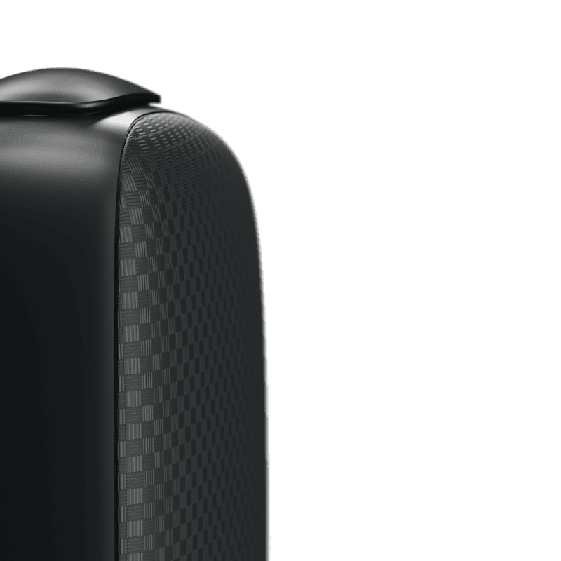 Ploom X Advanced Squared Black ön paneli cihazda, yaxın planda göstərilir
